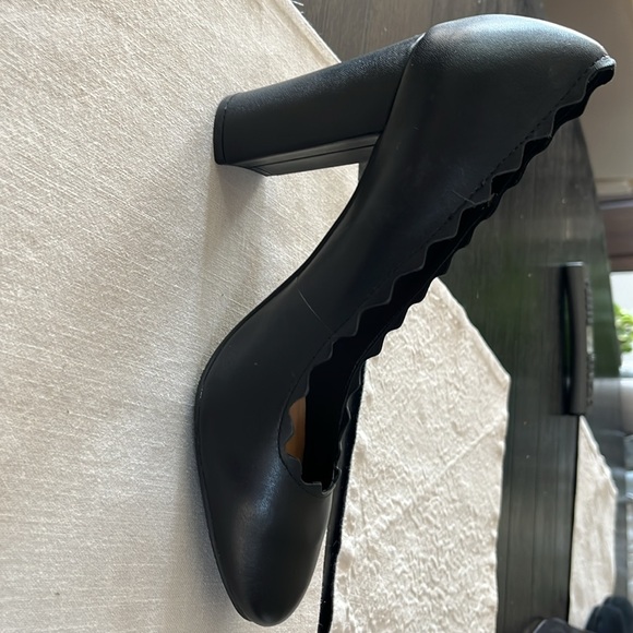 Crown Vintage 2 1/2 inches heels - Picture 2 of 4